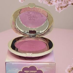 Too Faced Berry Dreamy Pink Blush